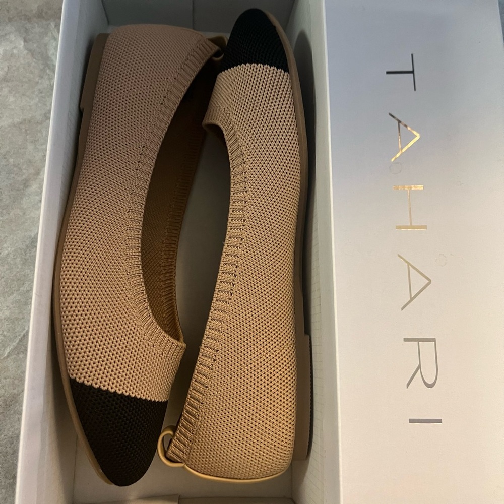 Tahari Naples Women's Camel and Black Flats 7.5 - Picture 9 of 10